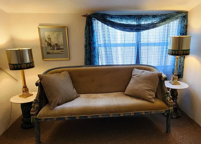 Pool Villa: Lily Creek Lodge